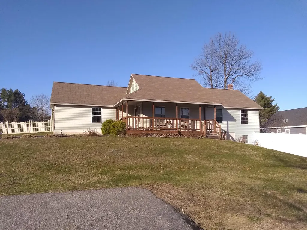 39 Mackenzie Way Sanford ME 04073
