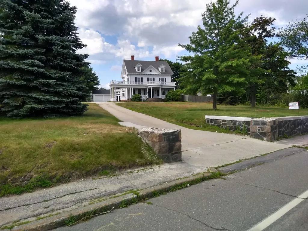 265 Cottage Road South Portland ME 04106