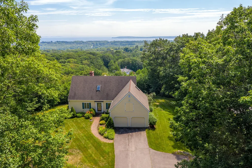 4 Bristol Drive Rockport ME 04856