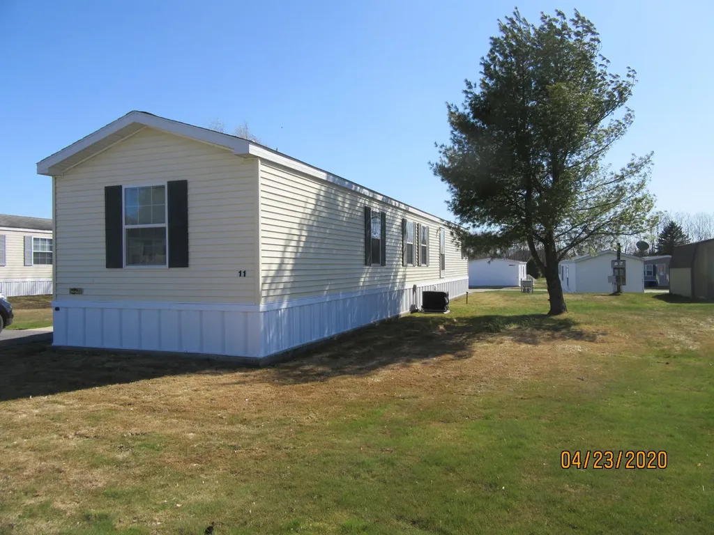 11 Katie Avenue Lewiston ME 04240