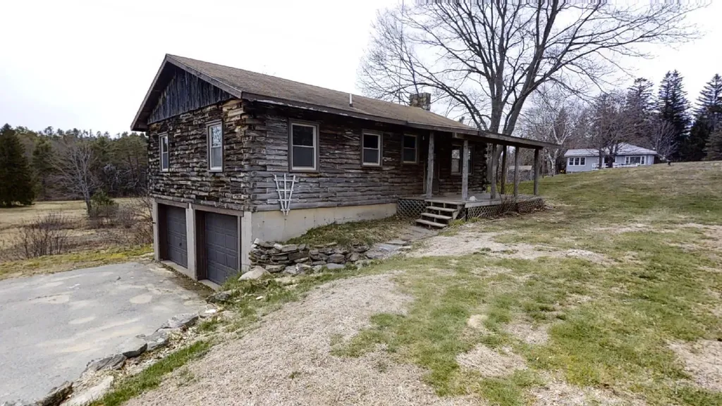 1062 Lewiston Road Topsham ME 04086