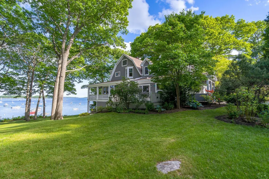 10 Oasis Landing Falmouth ME 04105