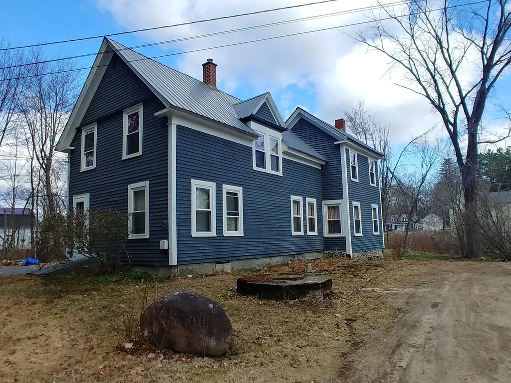 32 Wadleigh Street Parsonsfield ME 04047