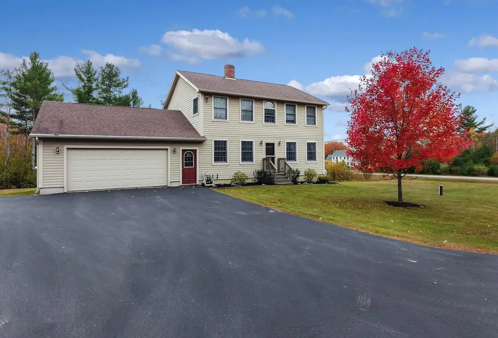 22 Nottingham Road Randolph ME 04346