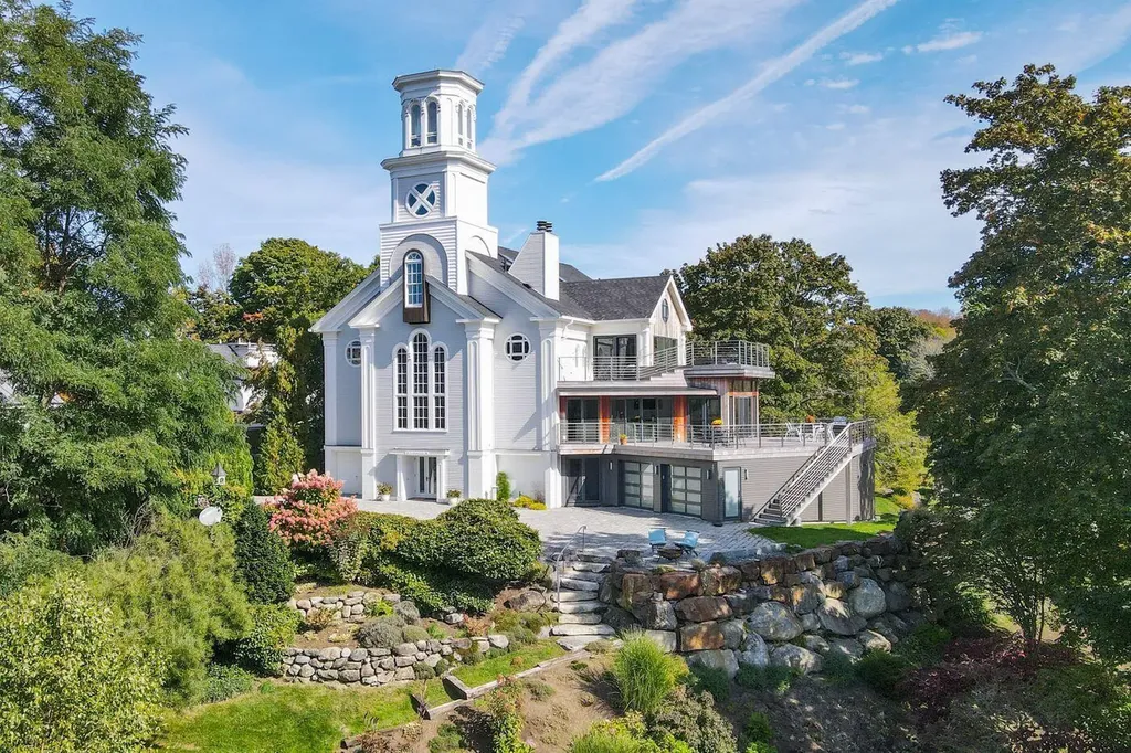 150 Russell Avenue Rockport ME 04856
