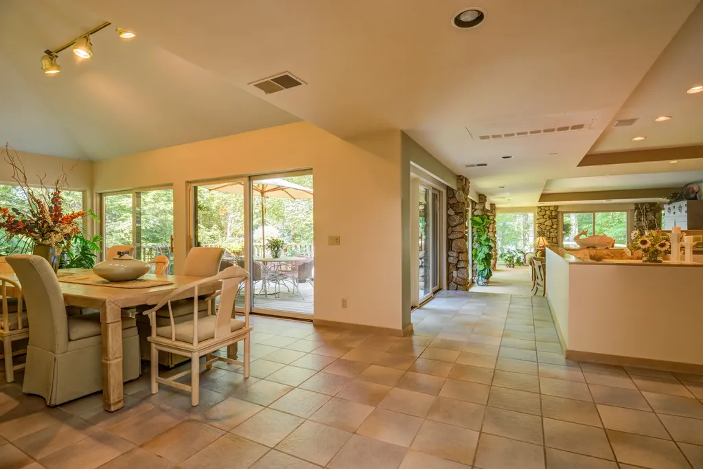 30 Woodland Shore Drive Naples ME 04055