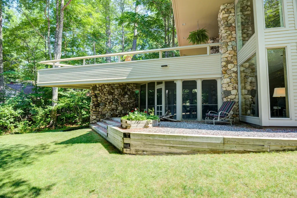 30 Woodland Shore Drive Naples ME 04055