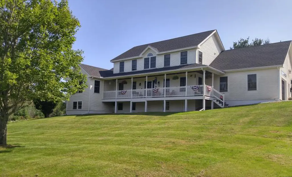 43 Raccoon Lane Cushing ME 04563