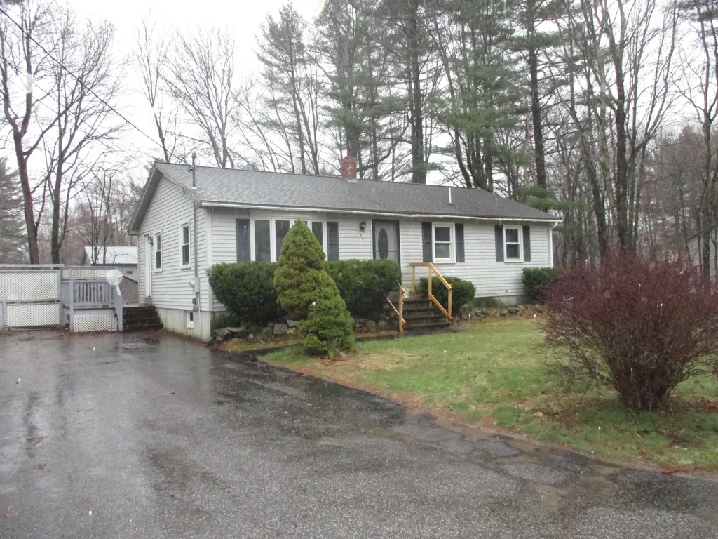 25 Pierce Avenue Sanford ME 04073