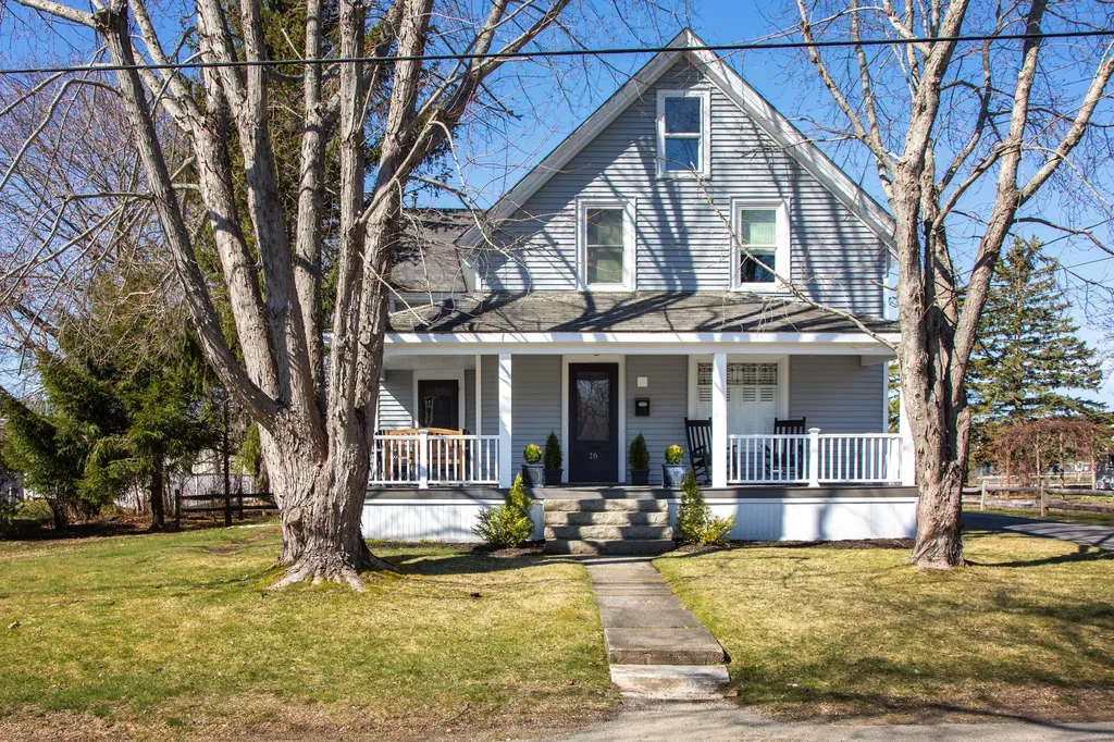 16 Knowlton Street Camden ME 04843