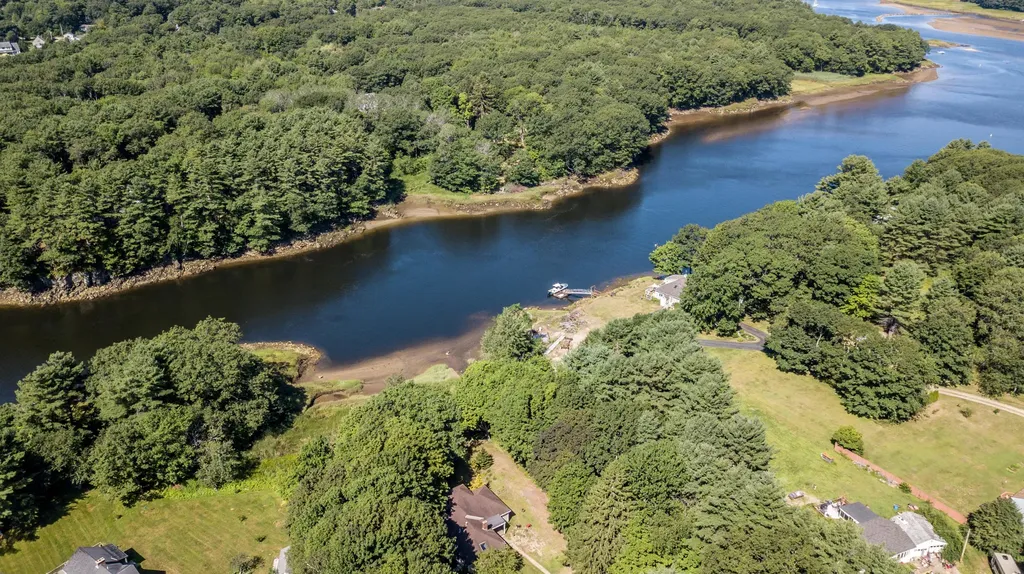 17-19 Ferry Lane Saco ME 04072