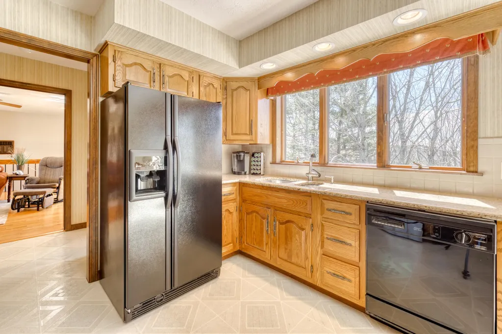 25 Nob Hill Avenue Lewiston ME 04240