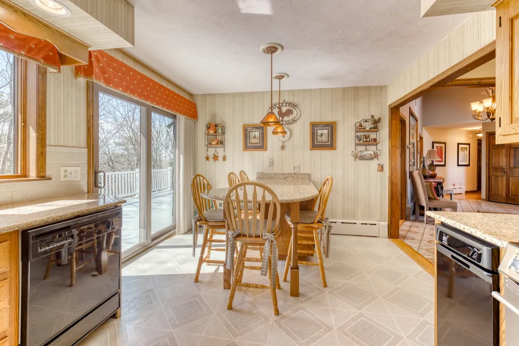 25 Nob Hill Avenue Lewiston ME 04240