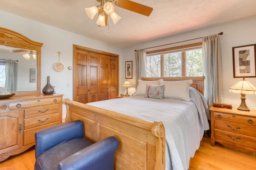 25 Nob Hill Avenue Lewiston ME 04240
