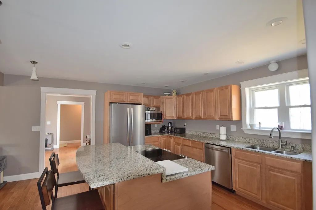 9 Halls Way Raymond ME 04071