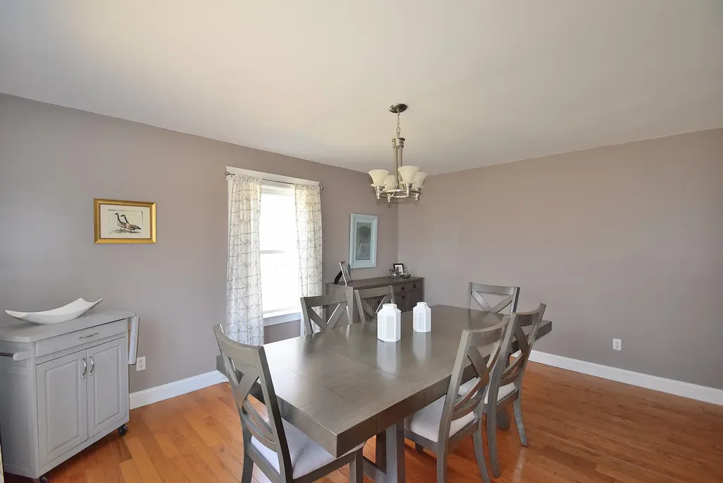 9 Halls Way Raymond ME 04071