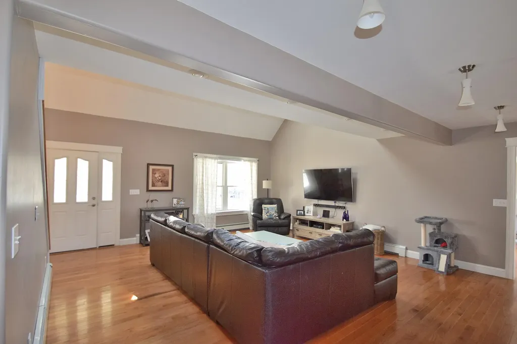 9 Halls Way Raymond ME 04071