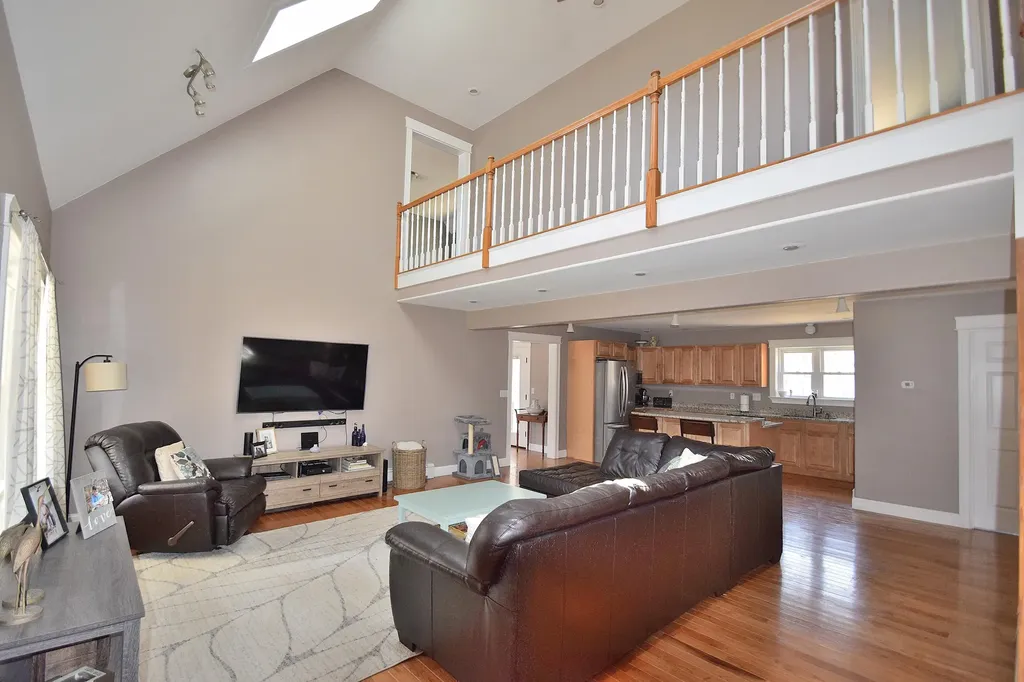 9 Halls Way Raymond ME 04071