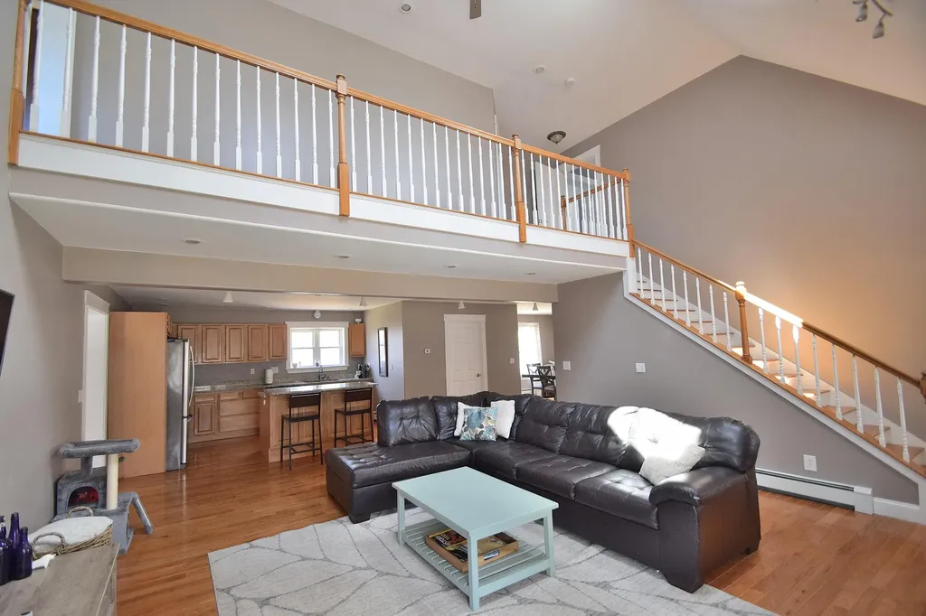 9 Halls Way Raymond ME 04071