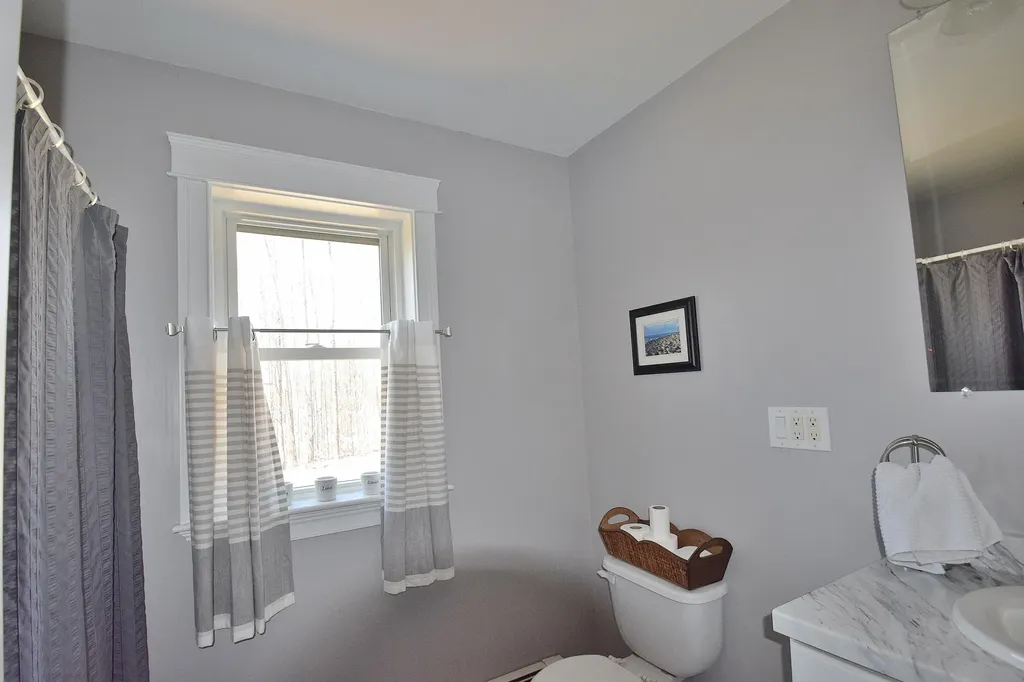 9 Halls Way Raymond ME 04071