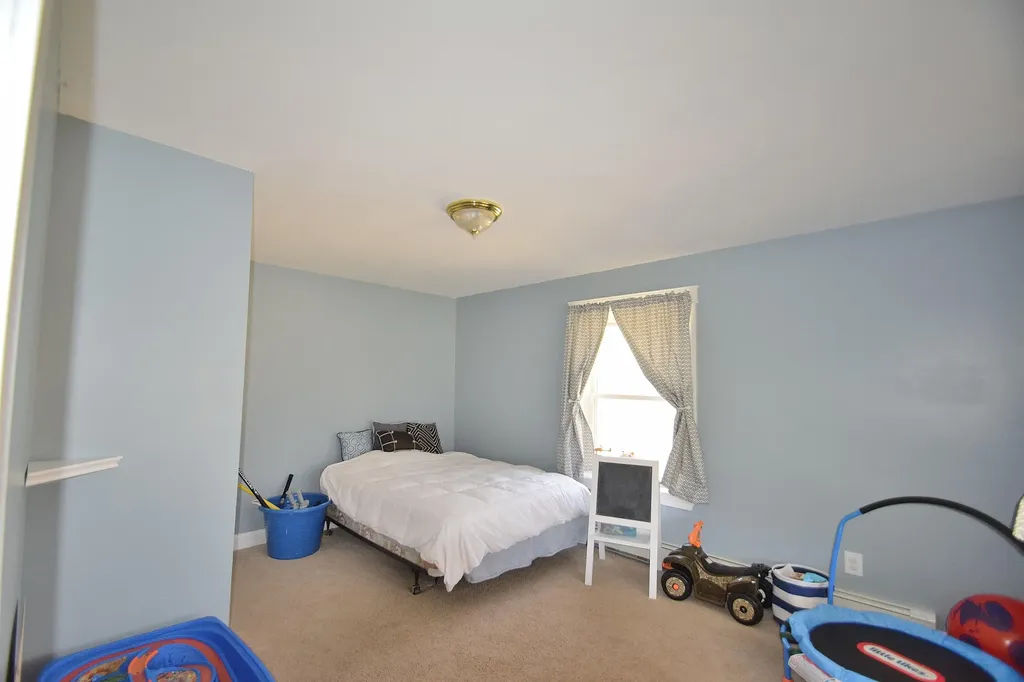 9 Halls Way Raymond ME 04071