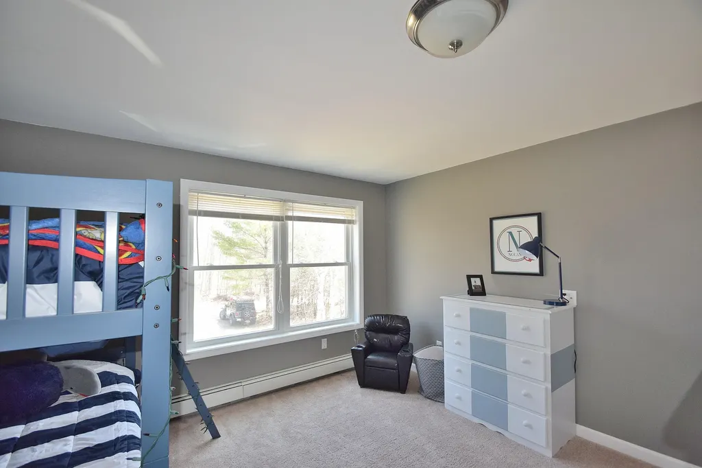 9 Halls Way Raymond ME 04071