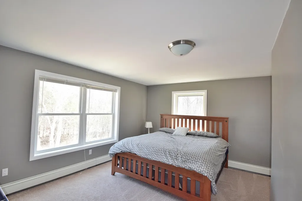 9 Halls Way Raymond ME 04071