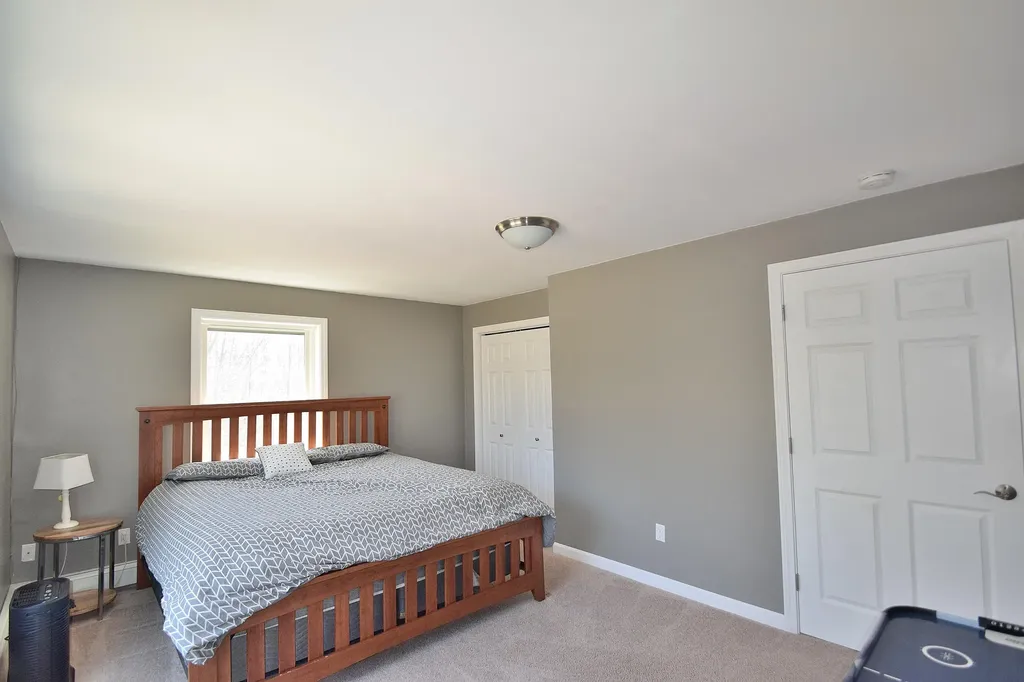 9 Halls Way Raymond ME 04071