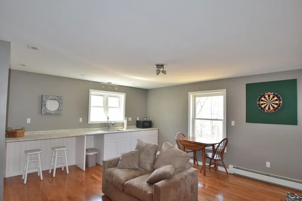 9 Halls Way Raymond ME 04071
