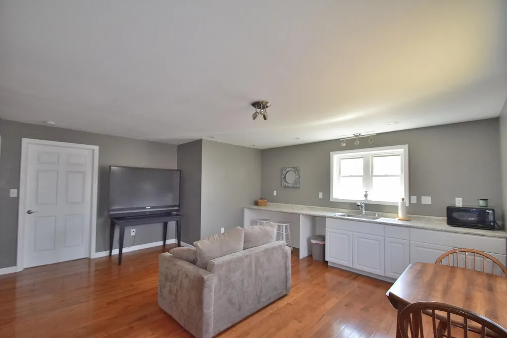9 Halls Way Raymond ME 04071