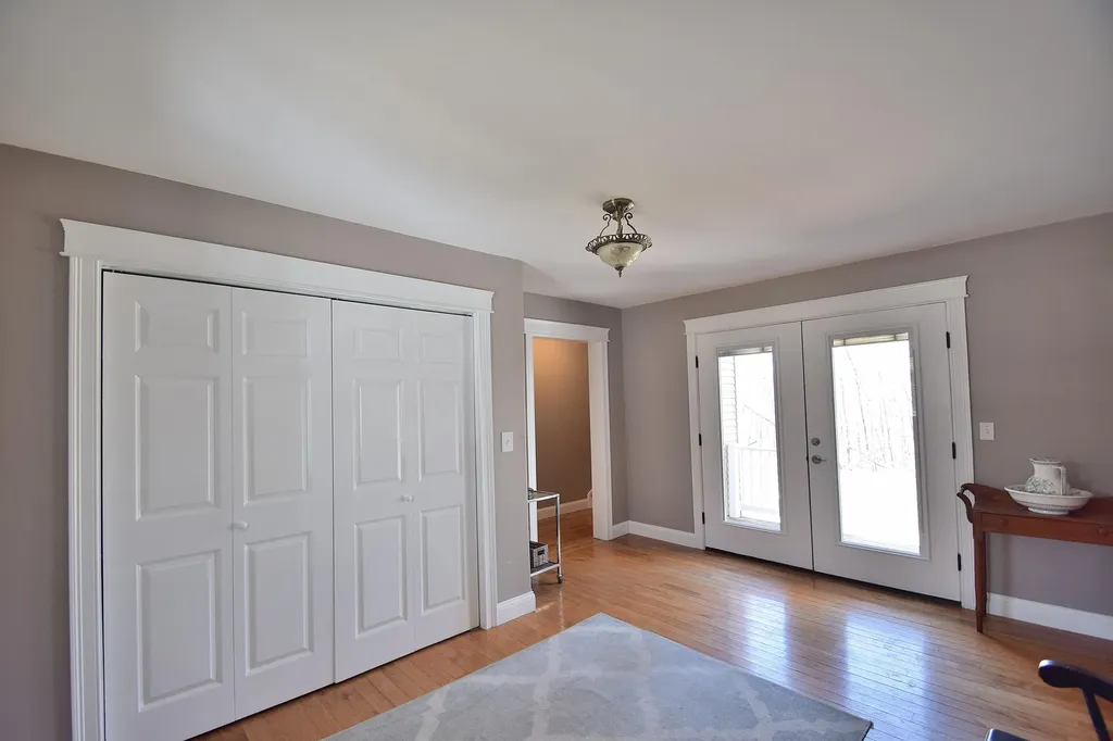 9 Halls Way Raymond ME 04071