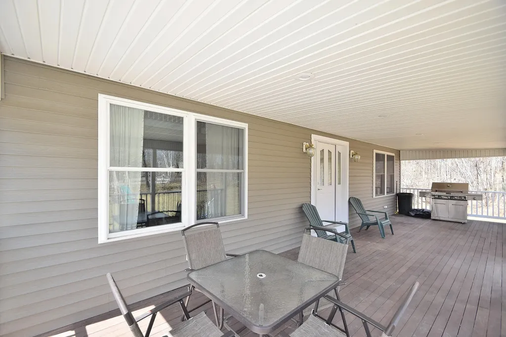 9 Halls Way Raymond ME 04071