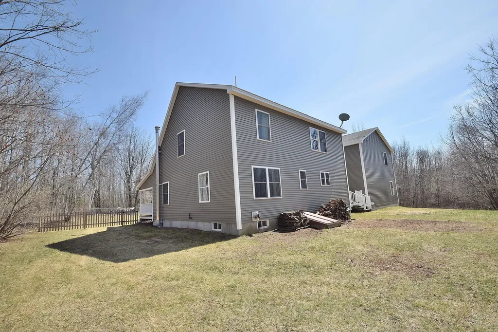 9 Halls Way Raymond ME 04071