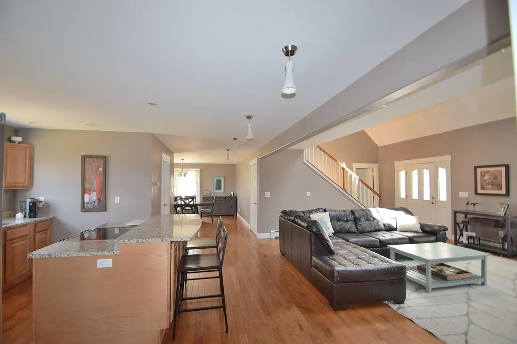 9 Halls Way Raymond ME 04071