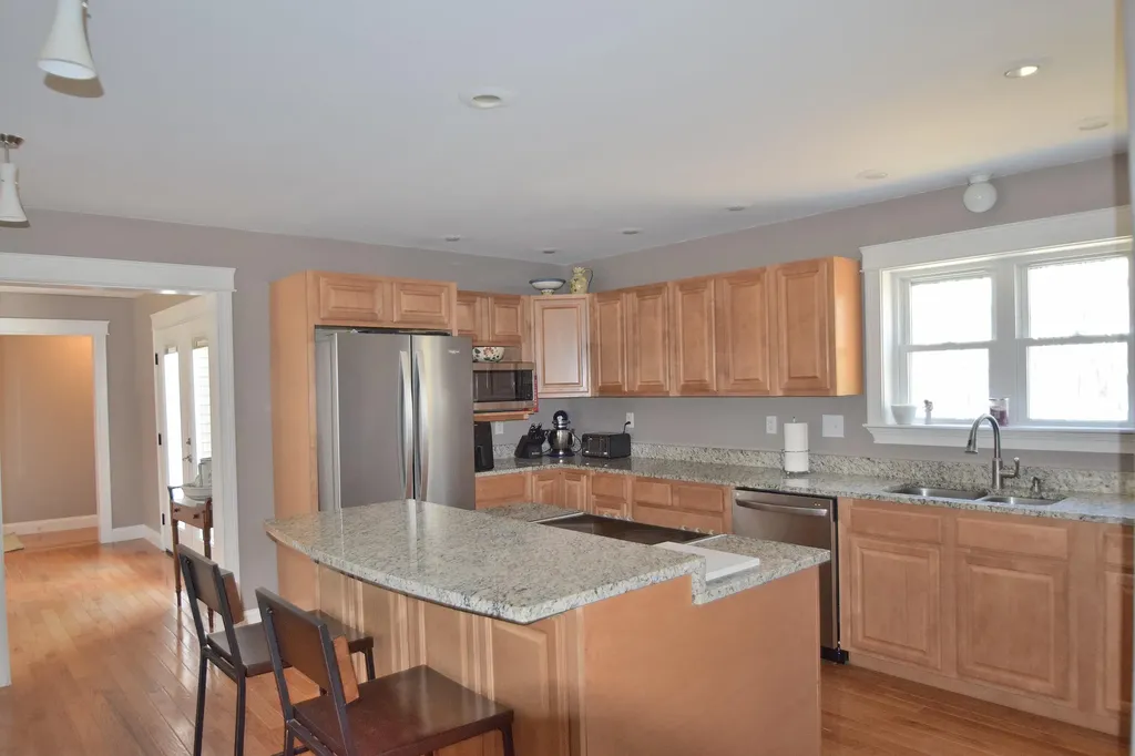 9 Halls Way Raymond ME 04071