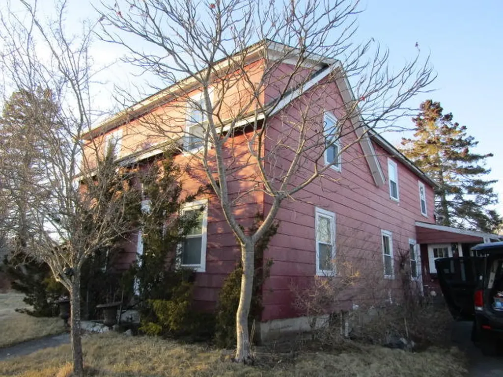 16 Simmons Street Rockland ME 04841