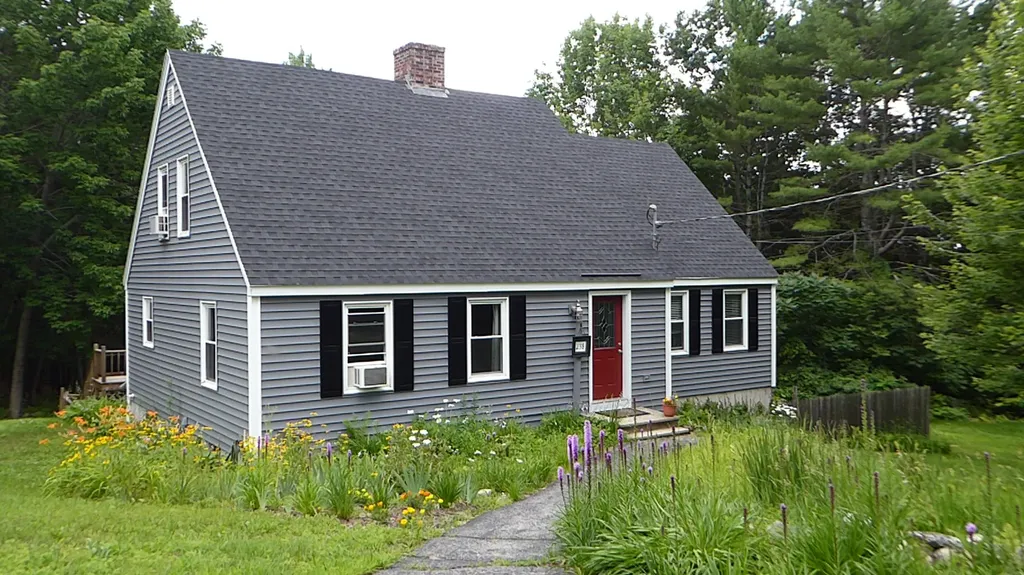238 Pikes Hill Norway ME 04268