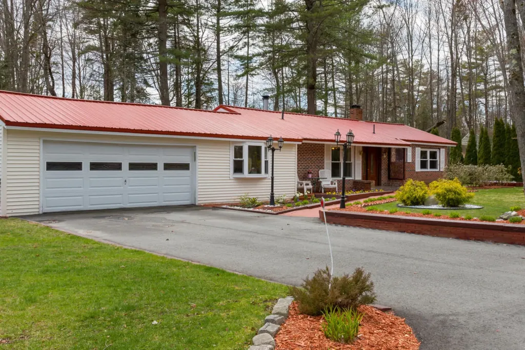 4 Emily Way Scarborough ME 04074