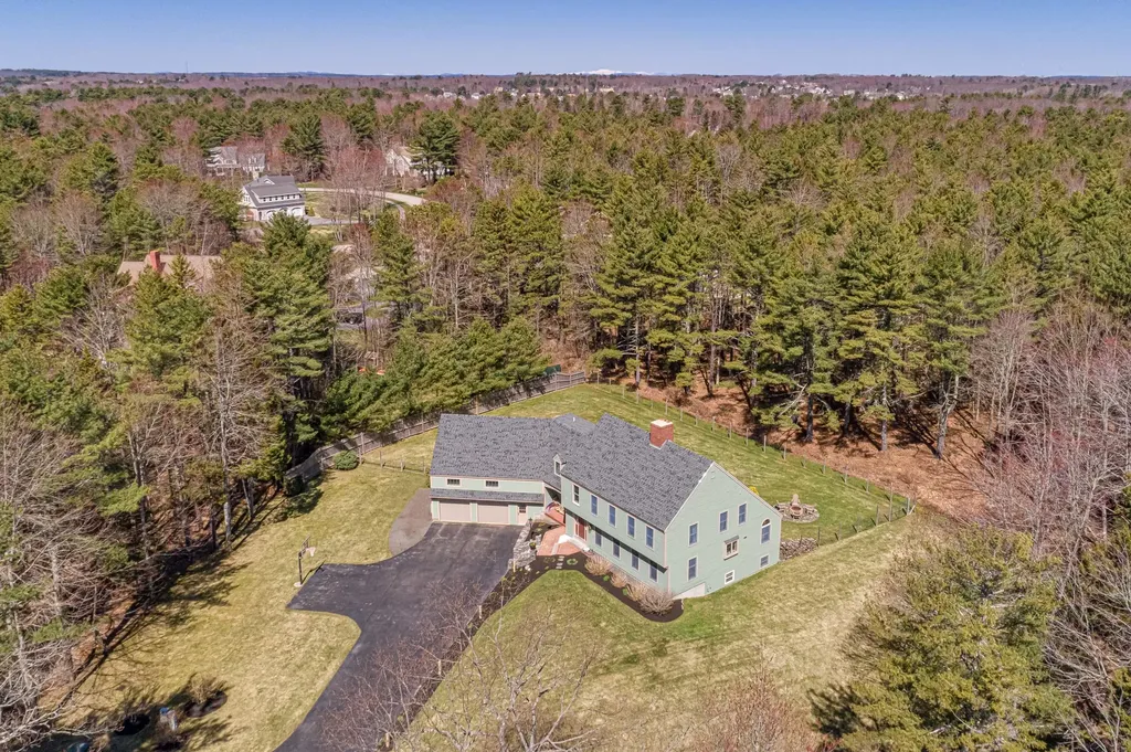19 Wildrose Lane Scarborough ME 04074