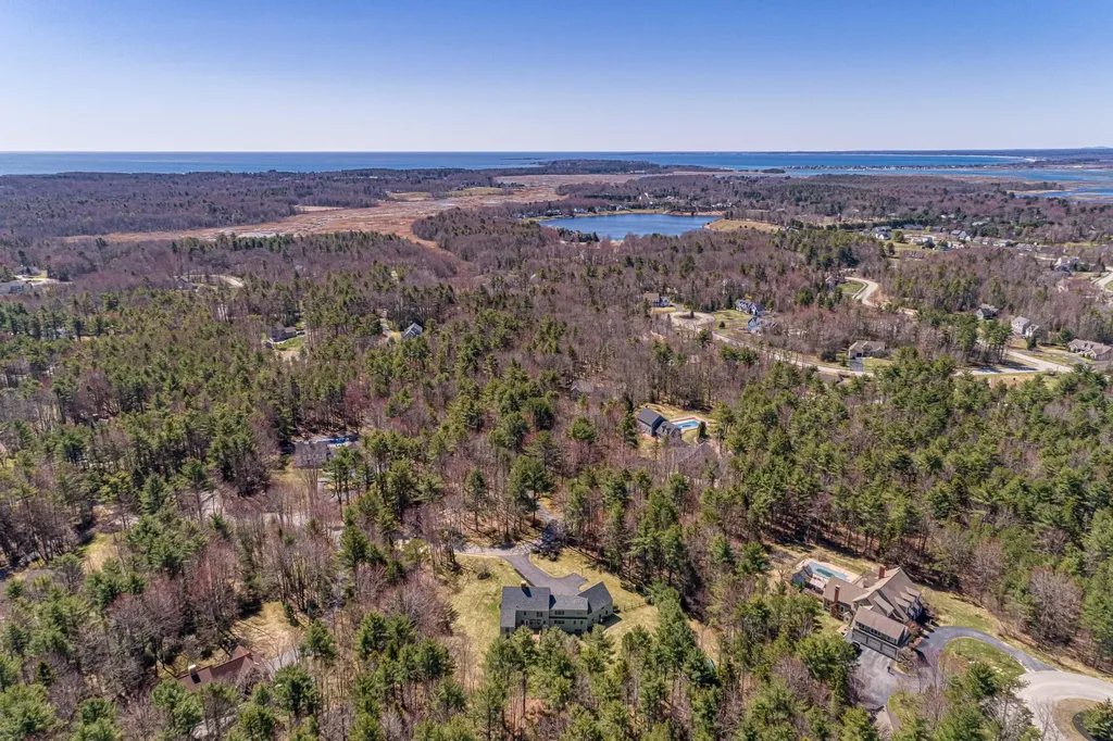 19 Wildrose Lane Scarborough ME 04074