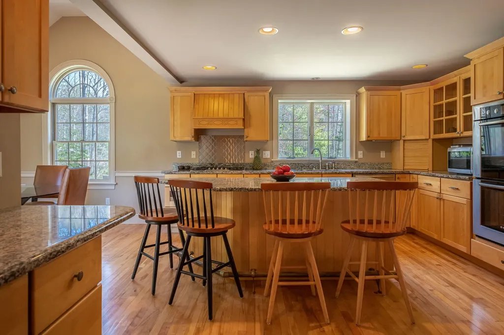 19 Wildrose Lane Scarborough ME 04074