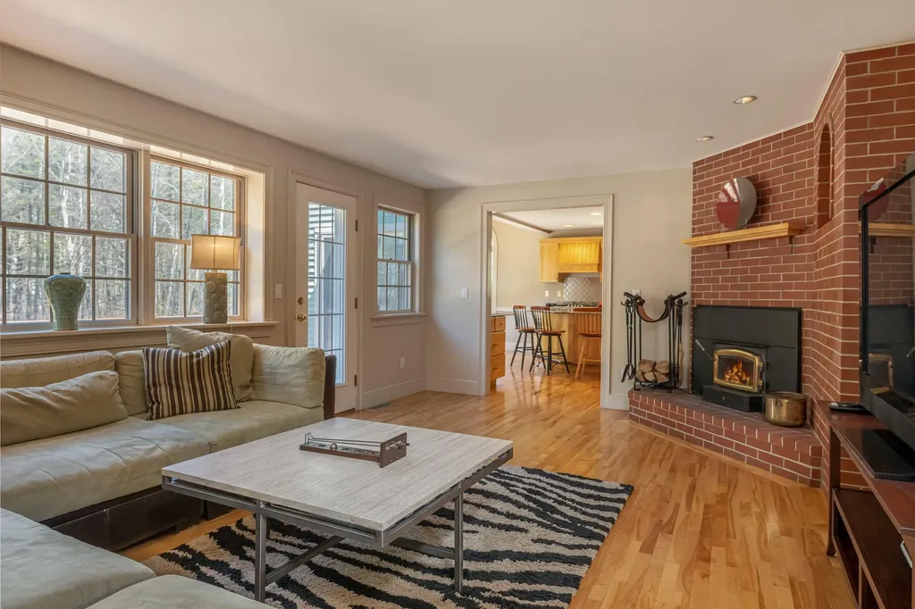19 Wildrose Lane Scarborough ME 04074