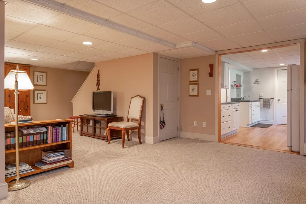 19 Wildrose Lane Scarborough ME 04074