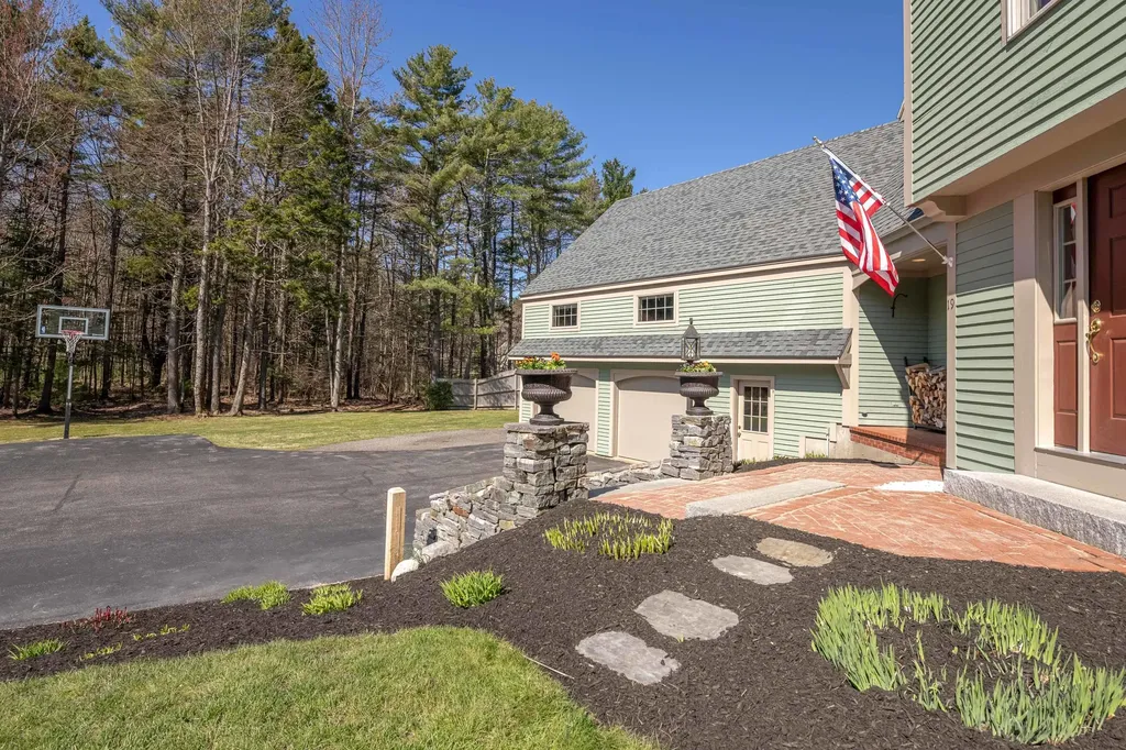 19 Wildrose Lane Scarborough ME 04074