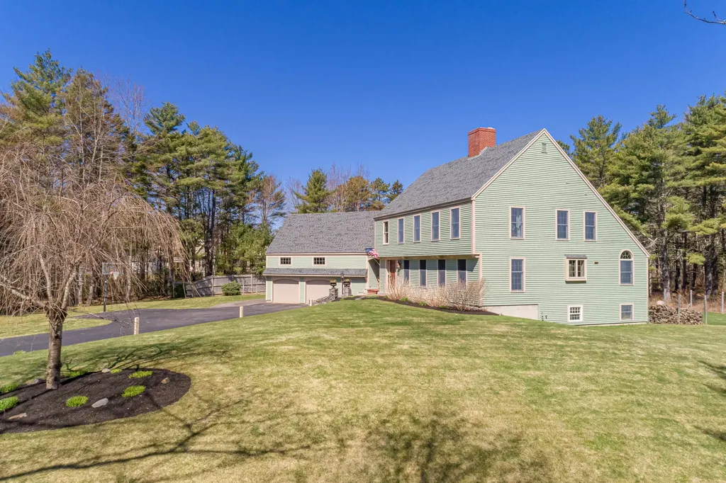 19 Wildrose Lane Scarborough ME 04074