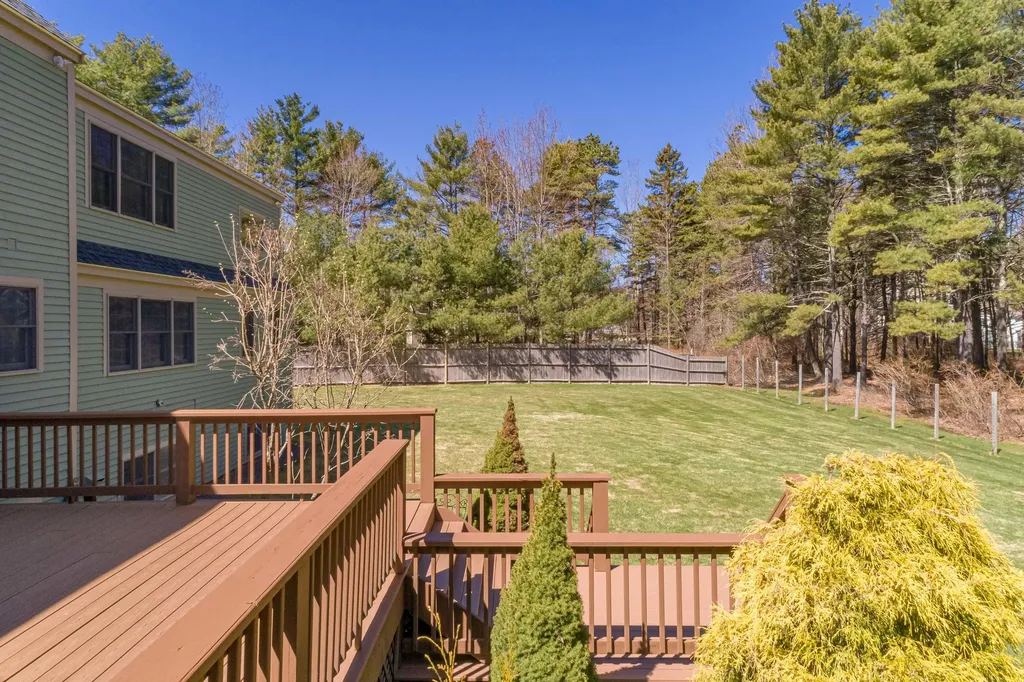19 Wildrose Lane Scarborough ME 04074
