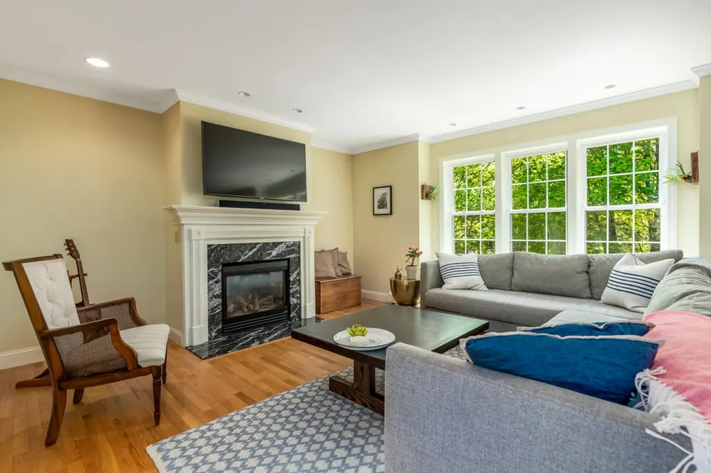 16 Farm House Lane Portland ME 04103