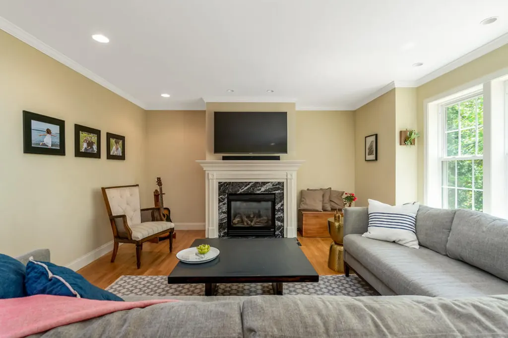 16 Farm House Lane Portland ME 04103
