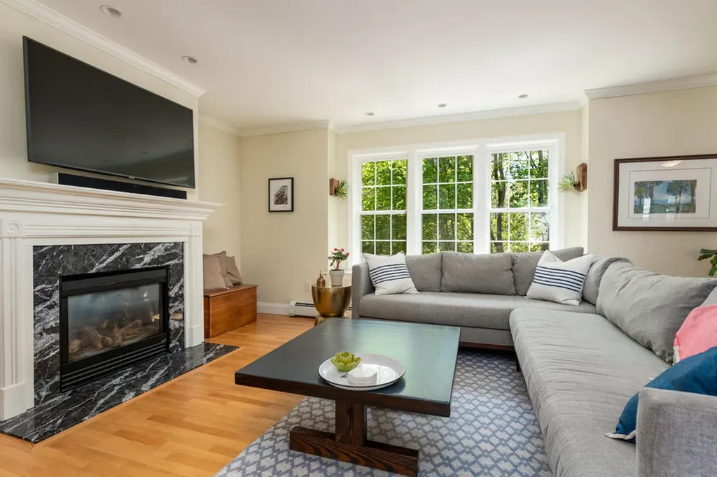16 Farm House Lane Portland ME 04103