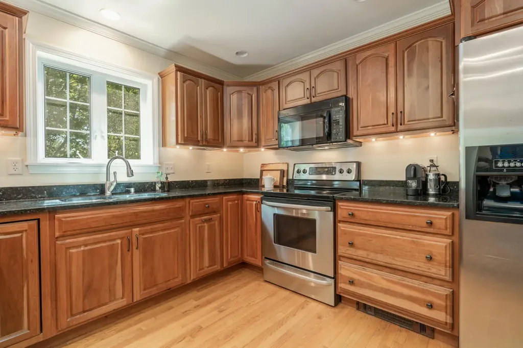 16 Farm House Lane Portland ME 04103